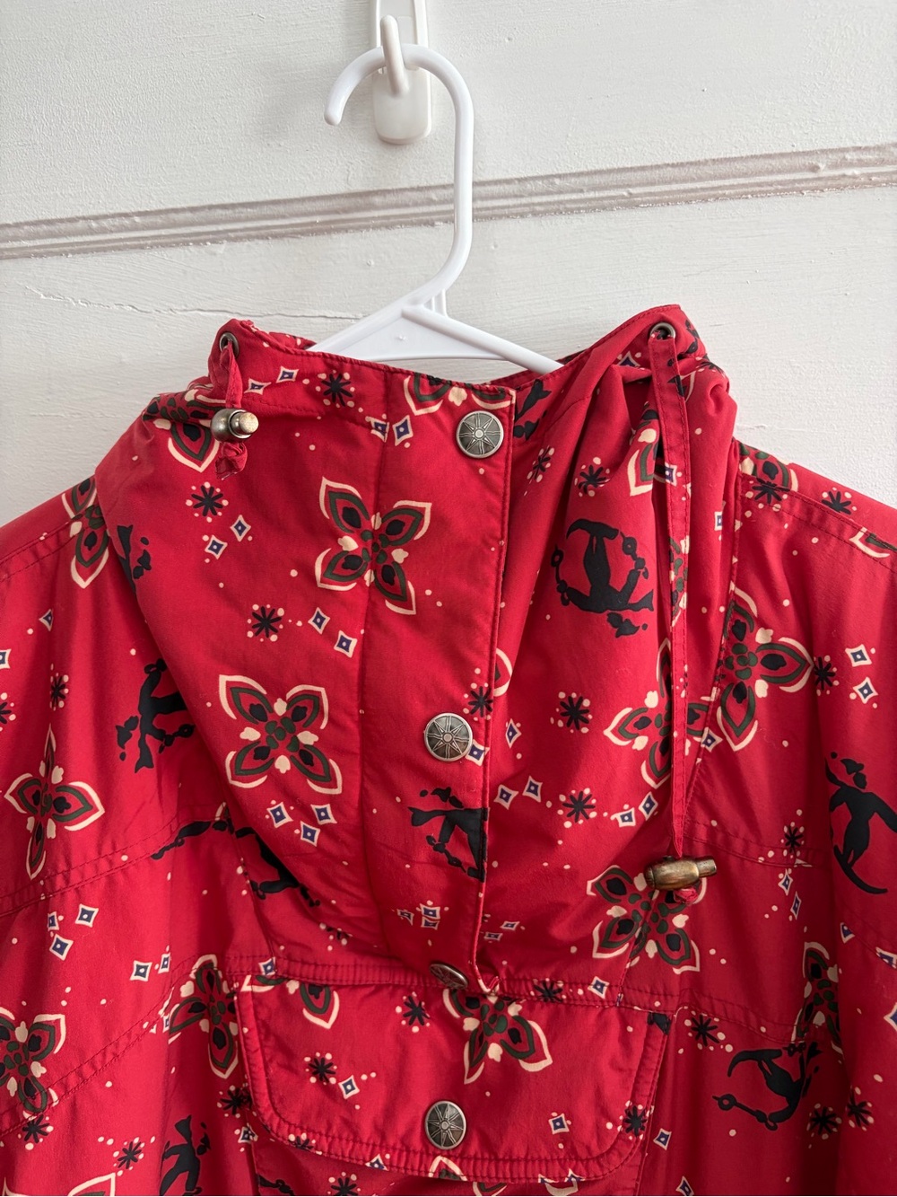 Vintage LL Bean Women’s Red Hooded Parka Jacket with Skier Print - Picture 8 of 8
